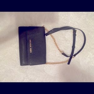 Michael kors crossbody